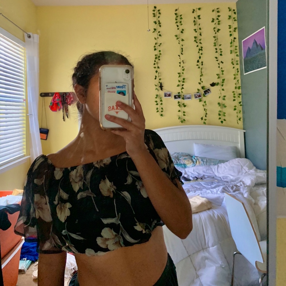 Black floral crop top